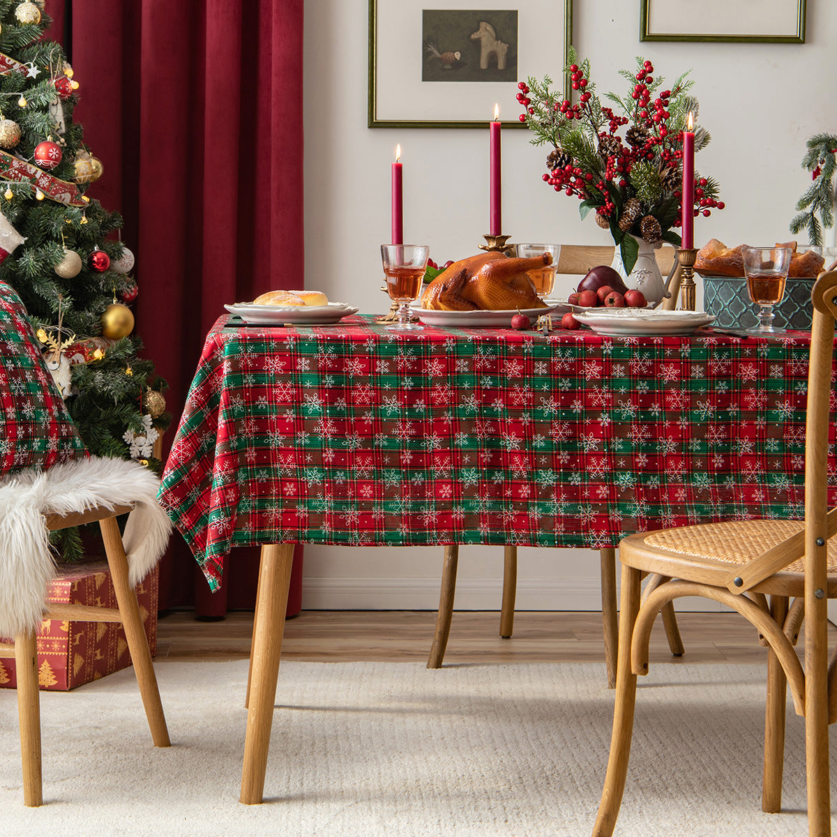 Christmas Lattice Snowflake Tablecloth